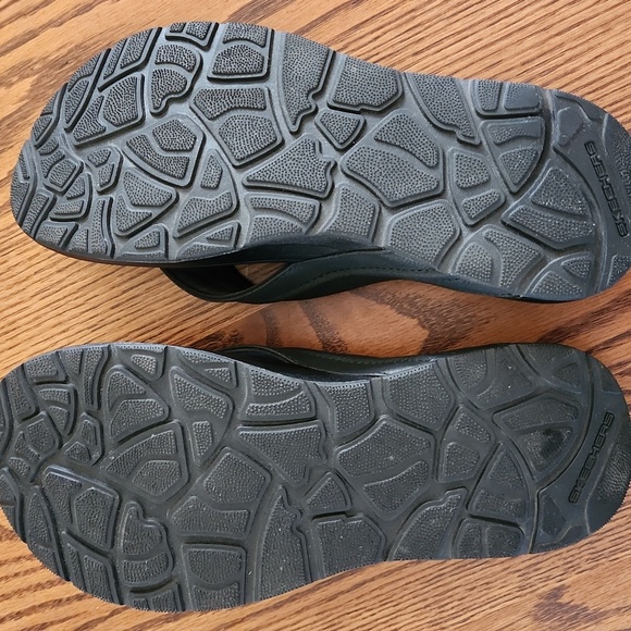 Skechers Luxe Foam Flip Flops - Picture 5 of 8